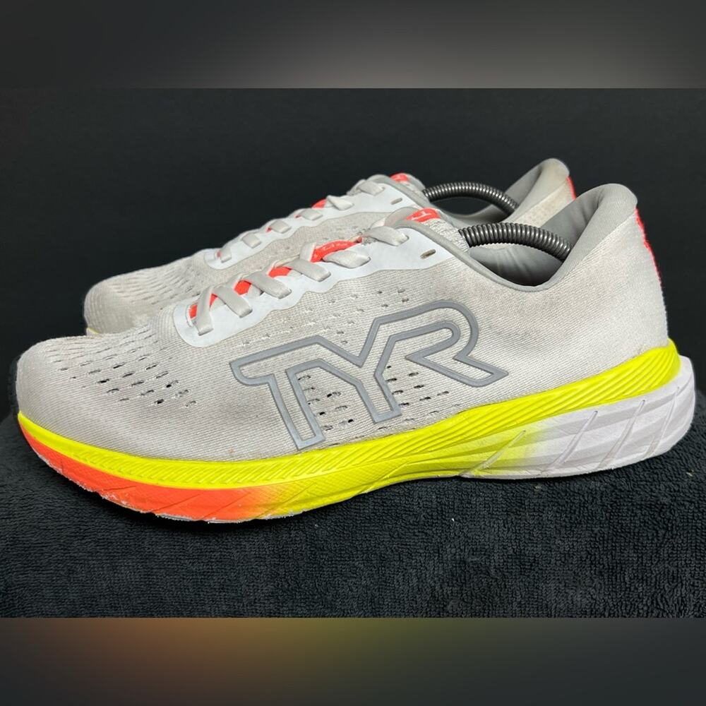 TYR RD-1 Runner Men's Size 11.5 White Yellow Athletic Running Shoes Sneakers